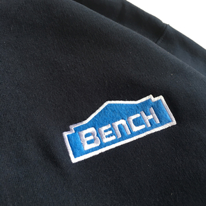 benchzipsweat03095.jpg