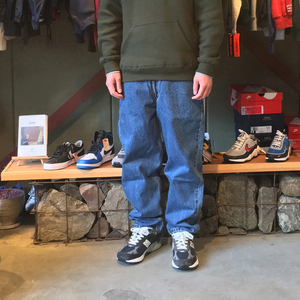 560LEVIS033016.jpg