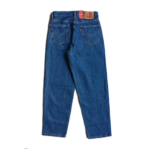 560LEVIS033031.jpg