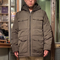 DKNY のアイテムが入荷しました。