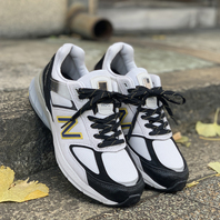 NEW BALANCE のアイテムが入荷しました。