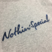 ＮＯＴＨＩＮ’　ＳＰＥＣＩＡＬ　／　ＳＣＲＩＰＴ　ＬＯＧＯ　ＬＯＮＧ　ＳＬＥＥＶＥ　ＴＥＥ　（ＧＲＥＹ）