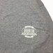 ＢＥＮＣＨ　／　ＬＯＧＯ　ＰＯＣＫＥＴ　ＬＳ　ＴＥＥ　（ＧＲＥＹ）