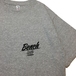 ＢＥＮＣＨ　／　ＳＣＲＩＰＴ　ＬＯＧＯ　ＴＥＥ　（ＧＲＥＹ）