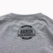 ＢＥＮＣＨ　／　ＳＭＡＬＬ　ＣＯＦＦＥＥ　ＬＯＧＯ　ＴＥＥ　（ＧＲＥＹ）