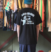 ＳＴＡＴＥ　ＮＹＣ　／　ＤＥＣＩＳＩＯＮ　ＴＥＥ　（ＢＬＡＣＫ）