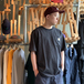 ＣＡＲＨＡＲＴＴ　ＵＳＡ　／　ＢＯＲＤＥＲ　ＰＯＣＫＥＴ　ＴＥＥ　（ＢＬＡＣＫ）