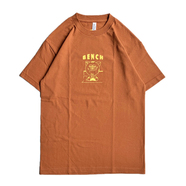 BENCH / URIBO TEE (TEXAS ORANGE)