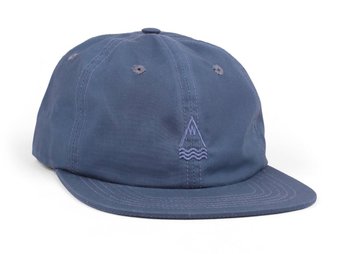 ＬＡＳＥＲ　ＢＡＲＣＥＬＯＮＡ　／　ＬＬＡＣＵＮＡ　ＰＯＬＯ　ＨＡＴ　（ＢＬＵＥ）