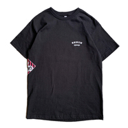 BENCH / STICKER TEE (BLACK)