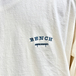 ＢＥＮＣＨ　／　Ｃｏｌｌｅｇｅ　ｌｏｇｏ　ｅｍｂｒｏｉｄｅｒｙ　ＬＳ　Ｔｅｅ　（Ｉｖｏｒｙ）