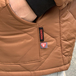 ＴＯＵＧＨ　ＤＵＣＫ　／　ＱＵＩＬＴＩＥＤ　ＰＲＩＭＡＬＯＦＴ　ＪＡＣＫＥＴ　（ＢＲＯＷＮ）