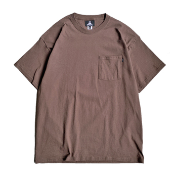 ＮＯＴＨＩＮ’　ＳＰＥＣＩＡＬ　／　ＶＩＢＥＳ　ＰＯＣＫＥＴ　ＴＥＥ　（Ｂｒｏｗｎ）