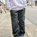 ＵＮＣＯＭＭＯＮ　ＴＨＲＥＡＤＳ　／　Ｇｒｕｎｇｅ　Ｃａｒｇｏ　Ｐａｎｔｓ　（ＢＬＡＣＫ）