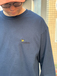 ＢＥＮＣＨ　／　Ｂｅｅ　Ｌｏｇｏ　Ｅｍｂｒｏｉｄｅｒｙ　ＬＳ　Ｔｅｅ　（Ｎａｖｙ）