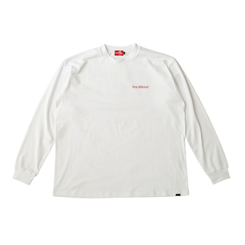 ｎｕｔｔｙｃｌｏｔｈｉｎｇ　／　Ｓｙｎｃ　ｄｉｆｆｅｒｅｎｔ　ＬＳ　Ｔｅｅ　（Ｗｈｉｔｅ）